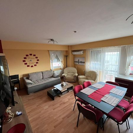 Bgd Home Орадеа Екстериор снимка