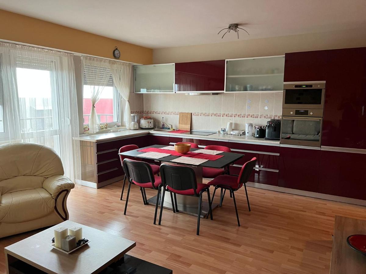 Bgd Home Орадеа Екстериор снимка